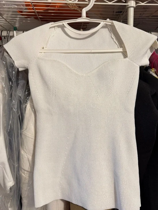 Instasculpt Ribbed Knit Heart Top - Picture 5 of 5